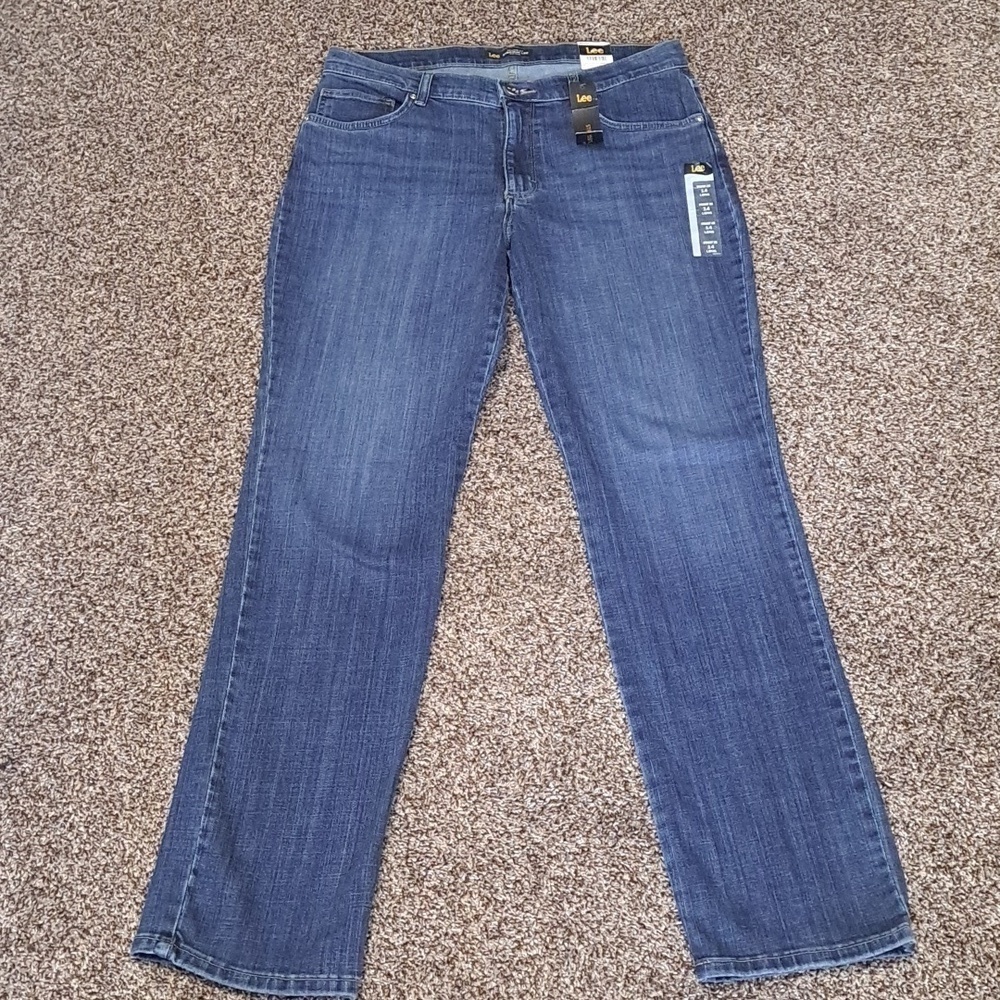 NEW Lee Relaxed Fit Straight Leg Mid Rise Mid Wash Jeans 14 Long NEW